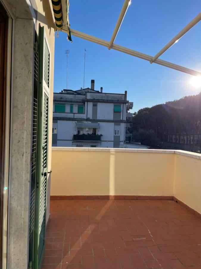Accogliente Camera Singola Con Balcone A 500 Mt Dal Mare Marina Di Carrara Exterior foto